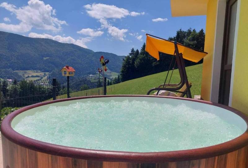 Sunflower House - jacuzzi